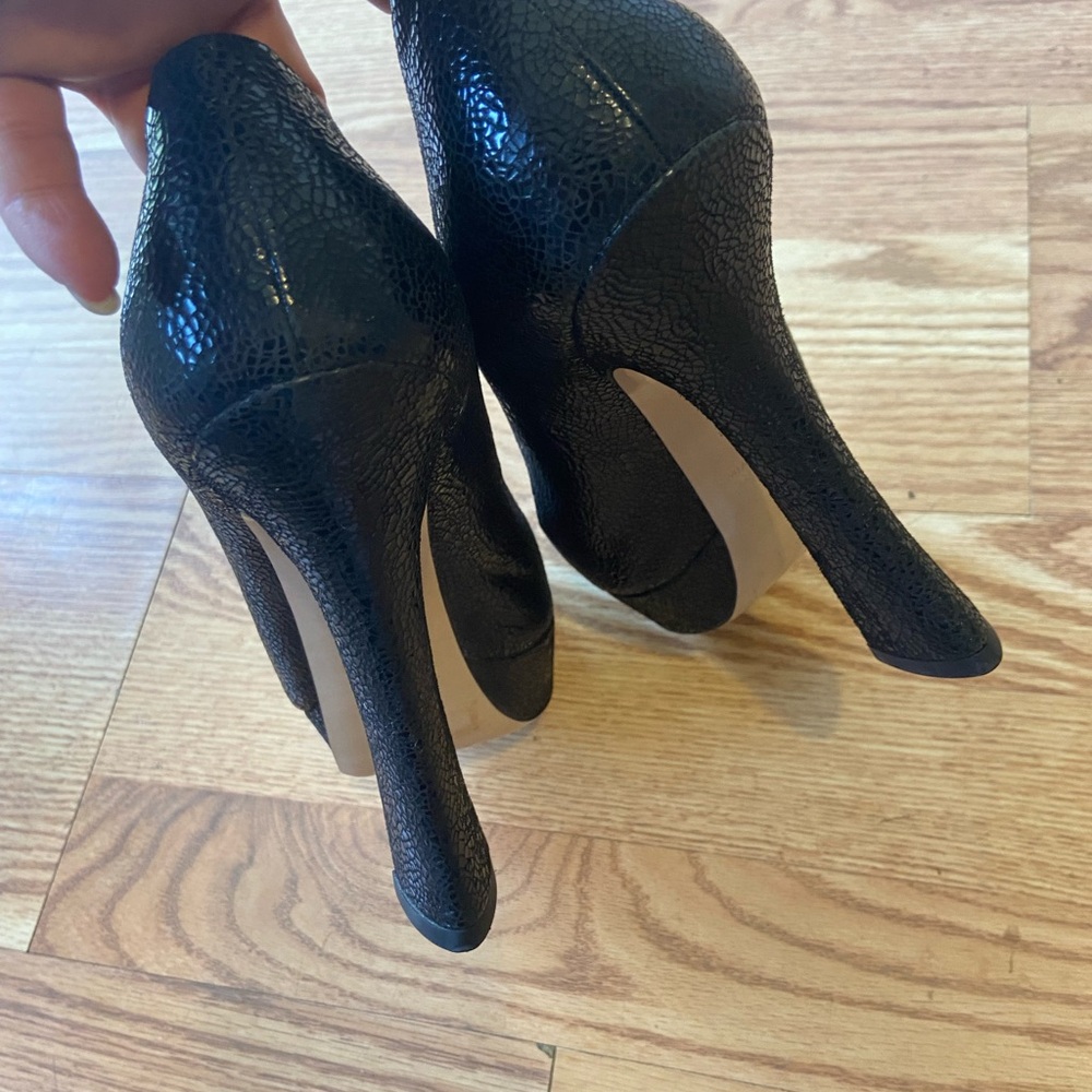 Miu Miu Black Heeled Shoes Elegant Design Size 40.5
No box no bag - Picture 4 of 8